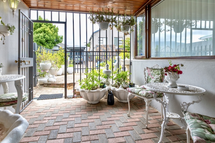 2 Bedroom Property for Sale in King George Park Western Cape